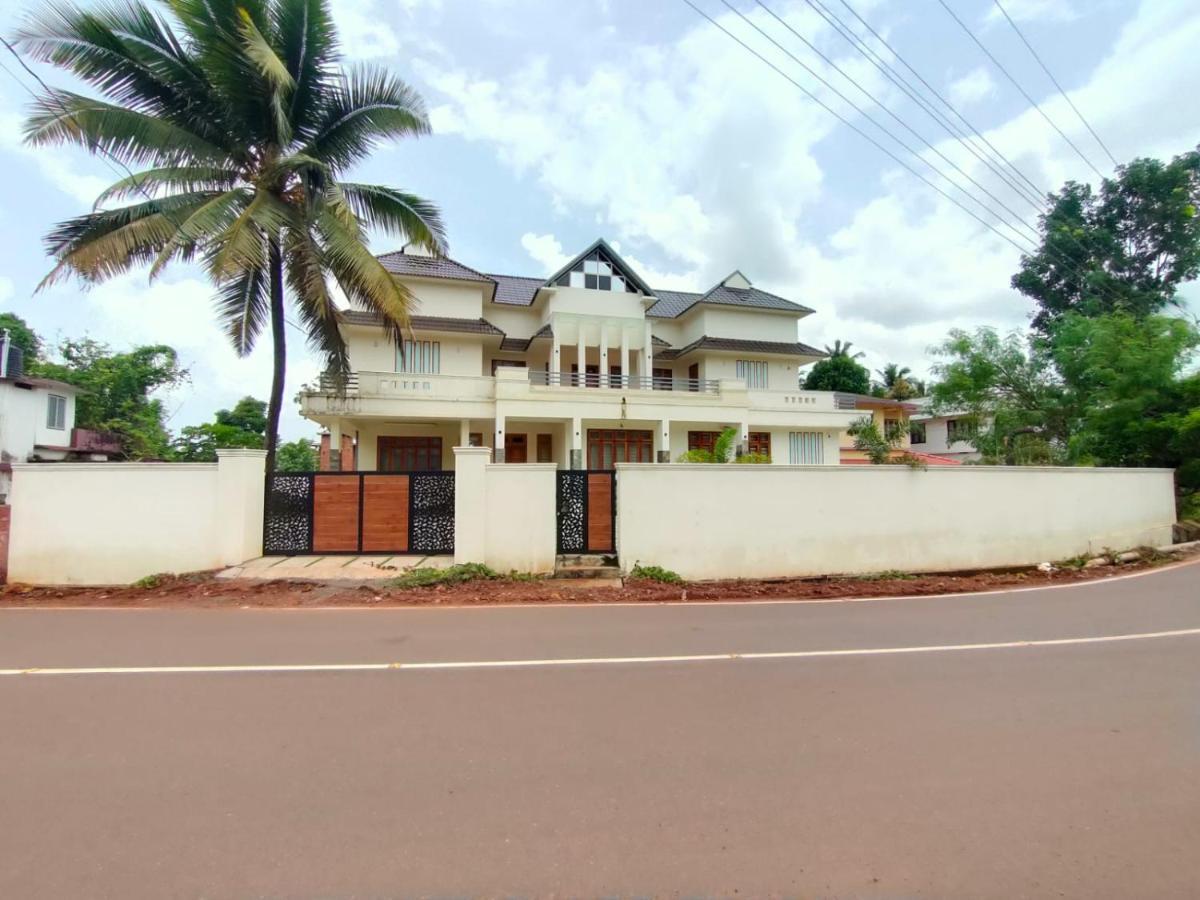 Nandhanam Holidays Kannur ภายนอก รูปภาพ